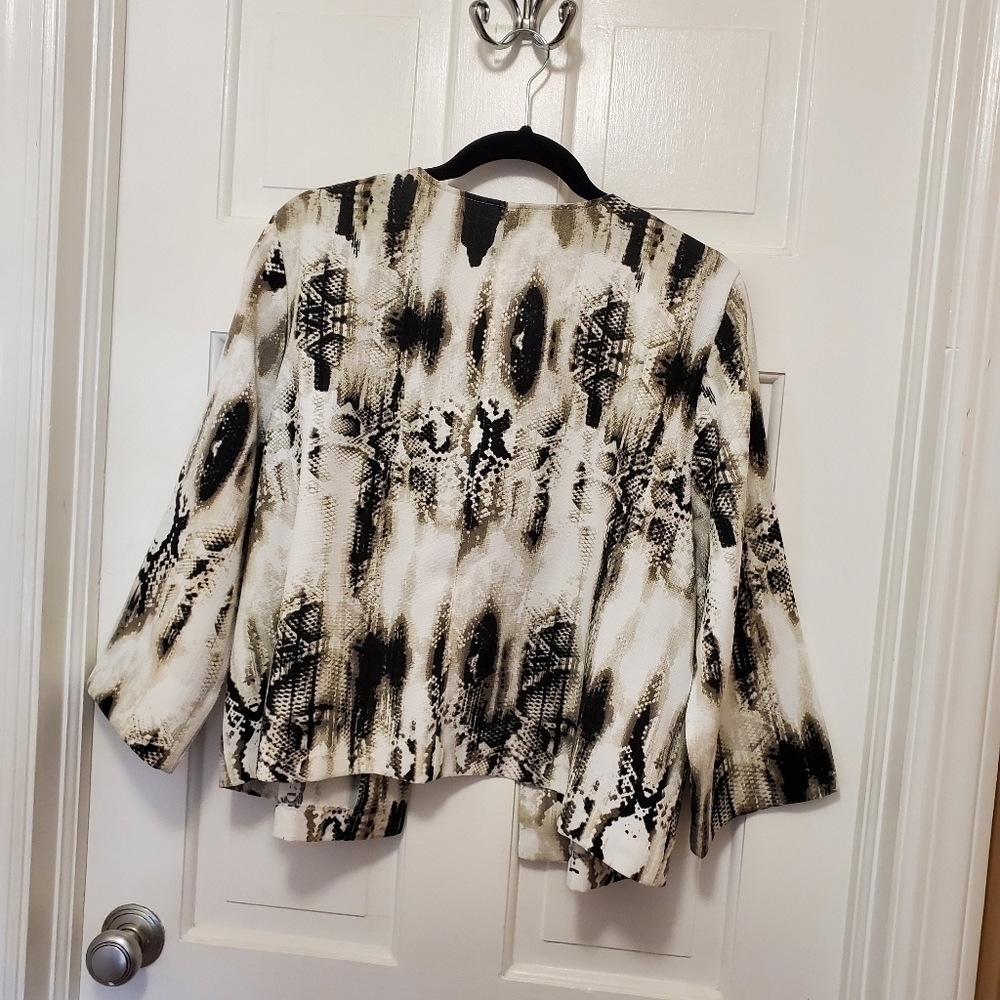Sag Harbor Crop Style Open Front Blazer Lge - Picture 8 of 9